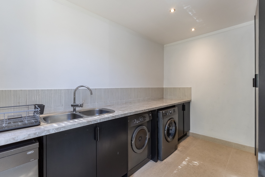 To Let 5 Bedroom Property for Rent in Pearl Valley at Val de Vie Western Cape